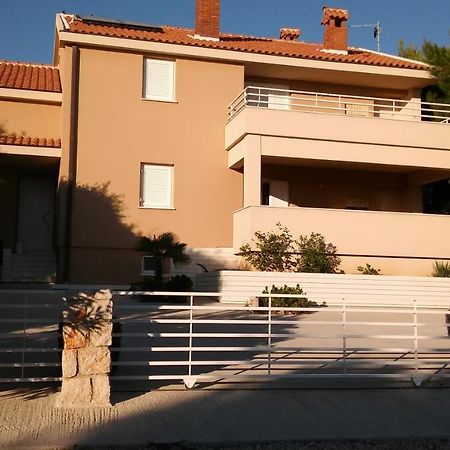 Apartmani Vrancic Мандре Экстерьер фото