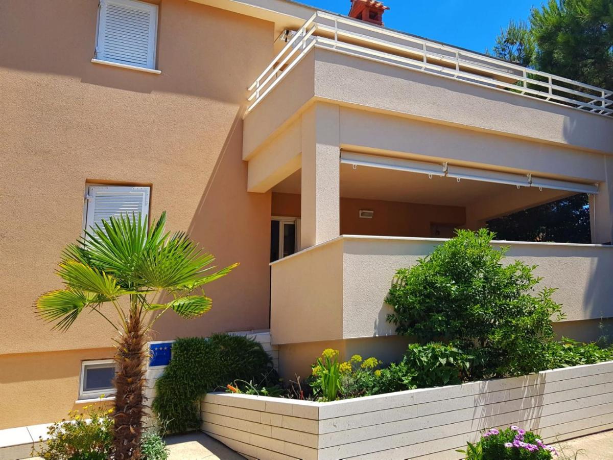 Apartmani Vrancic Мандре Экстерьер фото