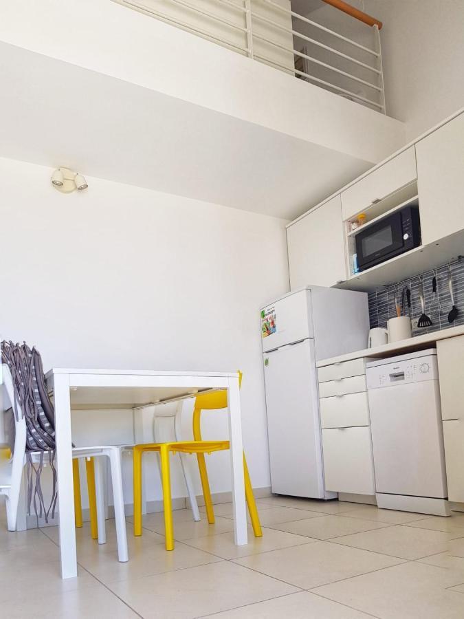 Apartmani Vrancic Мандре Экстерьер фото