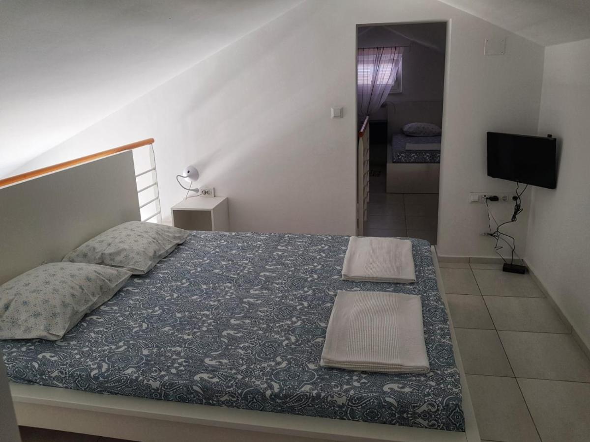 Apartmani Vrancic Мандре Экстерьер фото