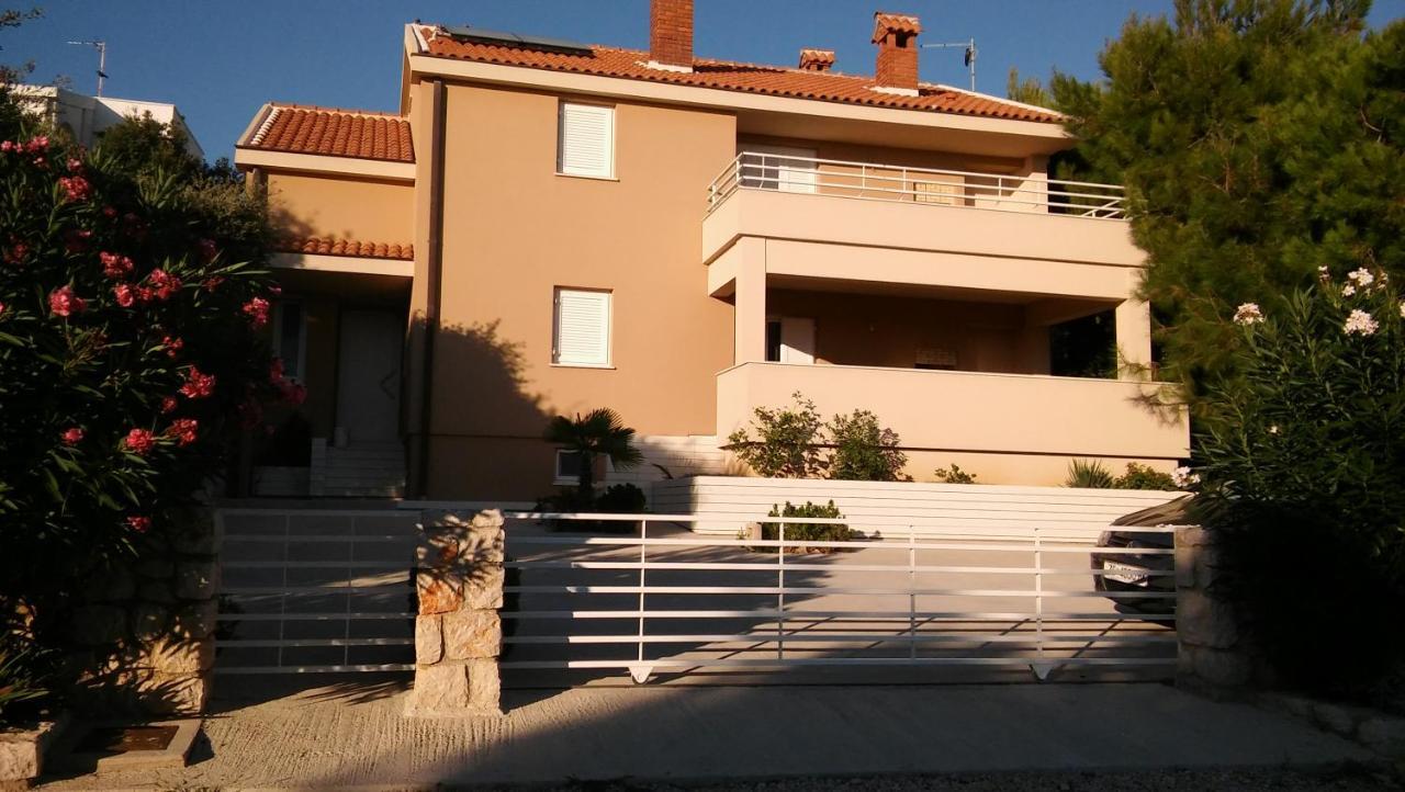 Apartmani Vrancic Мандре Экстерьер фото