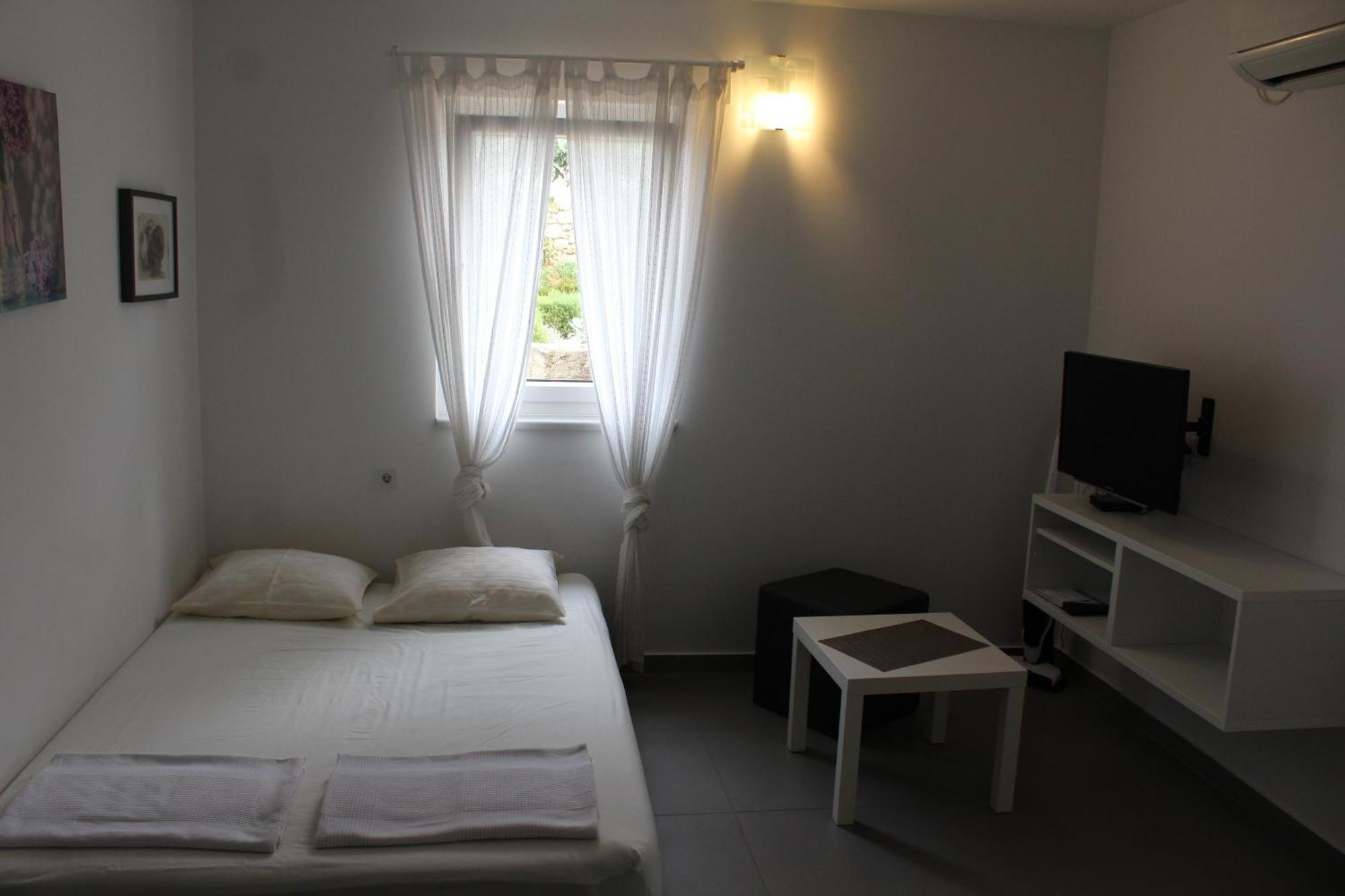 Apartmani Vrancic Мандре Экстерьер фото